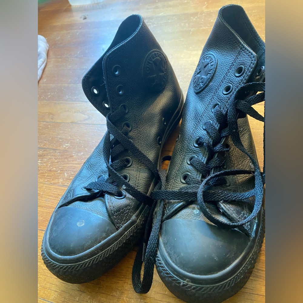 BRAND NEW CONVERSE